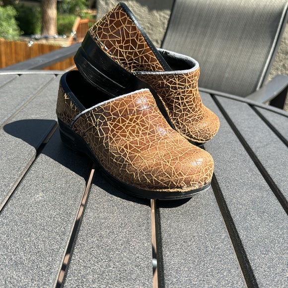 Sanita leather clogs size 37 - Picture 3 of 5